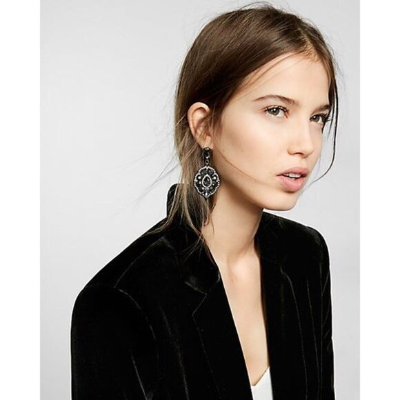 ✨HP✨Ornate Teardrop Earrings✨  - Picture 1 of 4